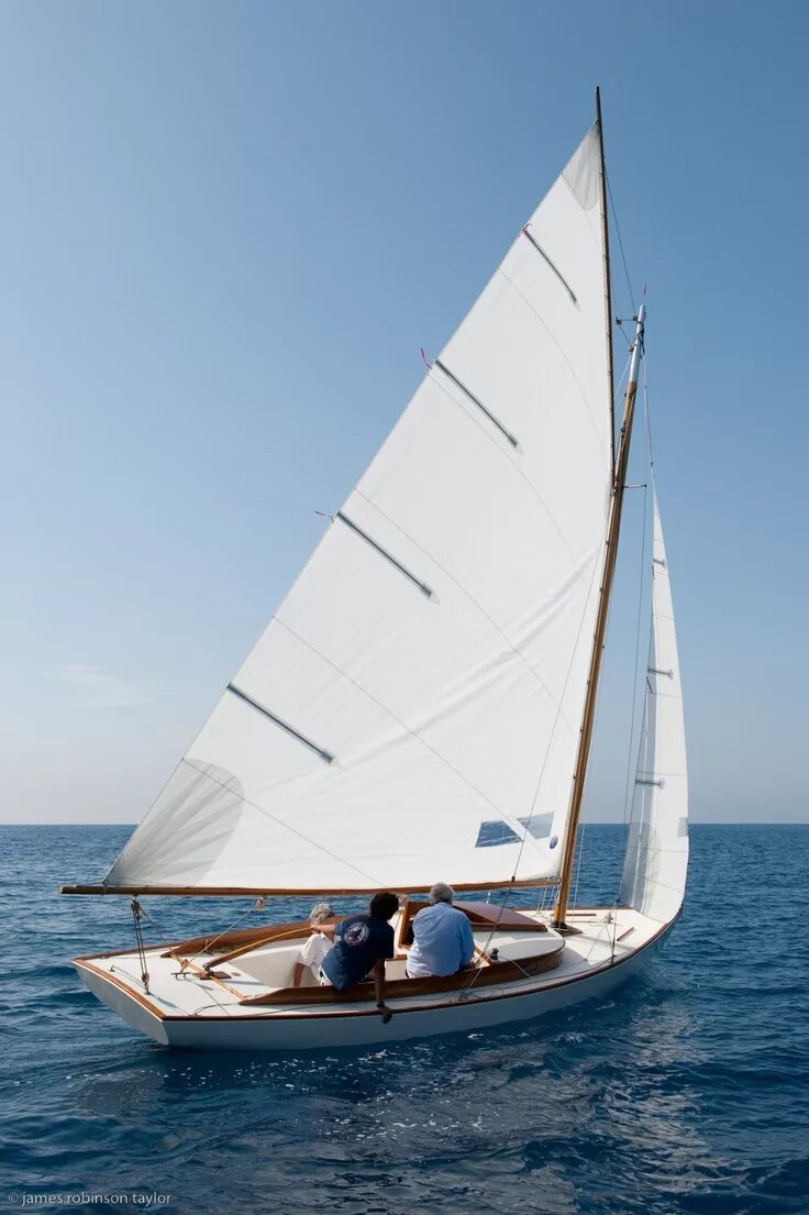 Ever sailing. Ullman sails спинакер. Ever sailing. Сейлинг. Тримаран фото с высоты.