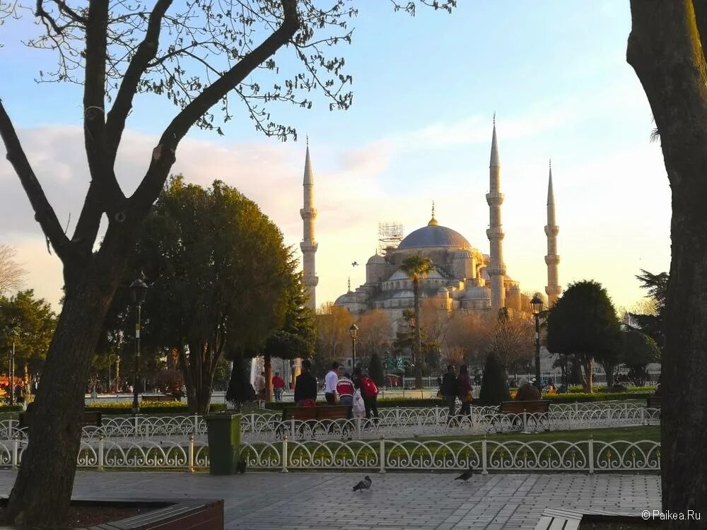Стамбул турция достопримечательности. Прилетевшим в стамбул. Мечеть возле пролива босфор. Билеты спб стамбул. Босфор турция стамбул.
