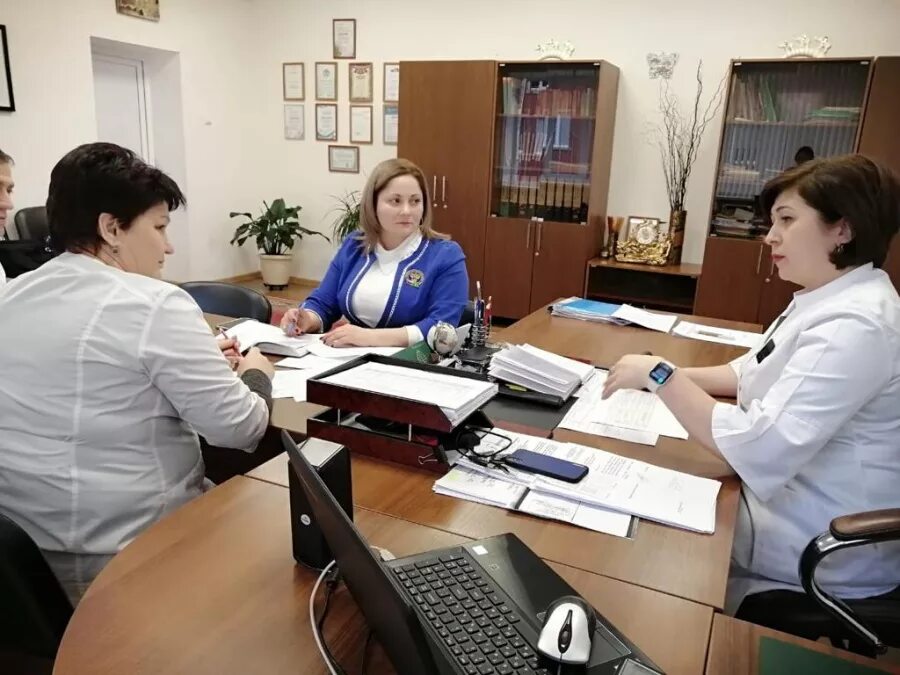 Священнослужитель майкопской епархии. Отдел загс г майкопа управления загс республики адыгея. Управление майкоп. Администрация президента республики адыгея. Управление майкоп.