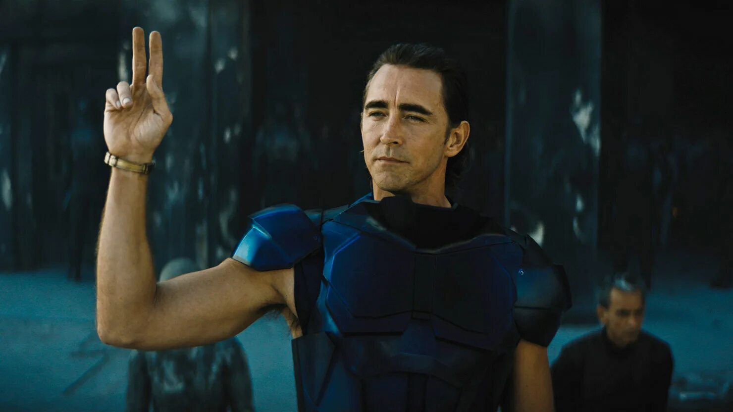 Lee pace запределье. Основание император. Ли пейс император клеон. Основание lee pace 2021. Император клеон основание сериал.