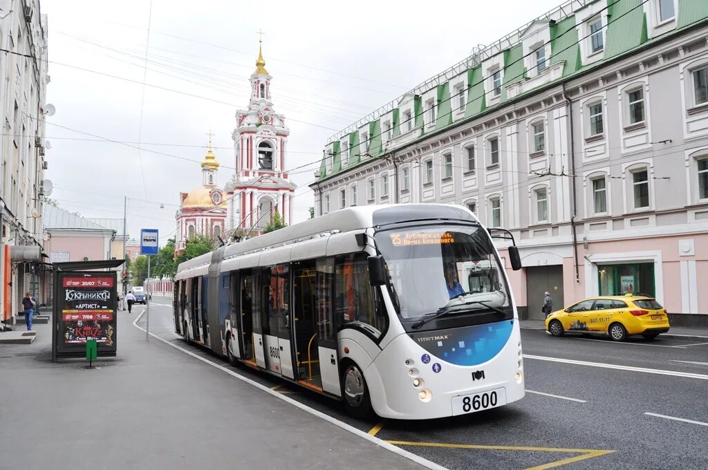 Электробусы вышли на маршрут. Электроавтобусы в Москве. Vitovt Max Duo. Московский транспорт электробус. Московский электробус фото.