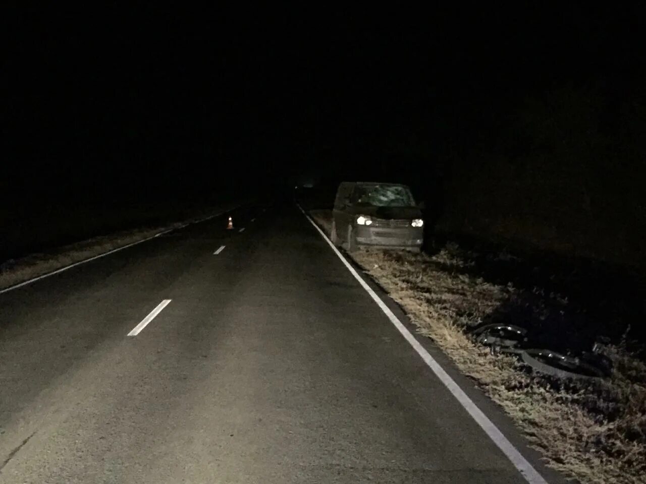 Авария в поселке орловский. Сальск трасса. Сальск ночью. Дорога Яшалта-Сальск. Авария в поселке Орловском Ростовской области.