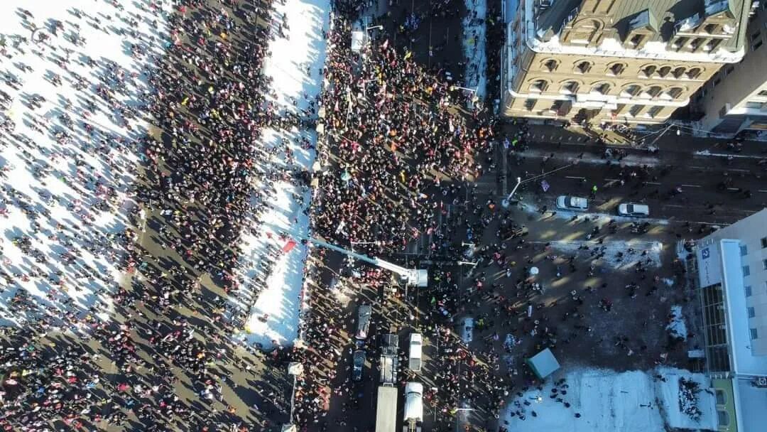 400 000 человек