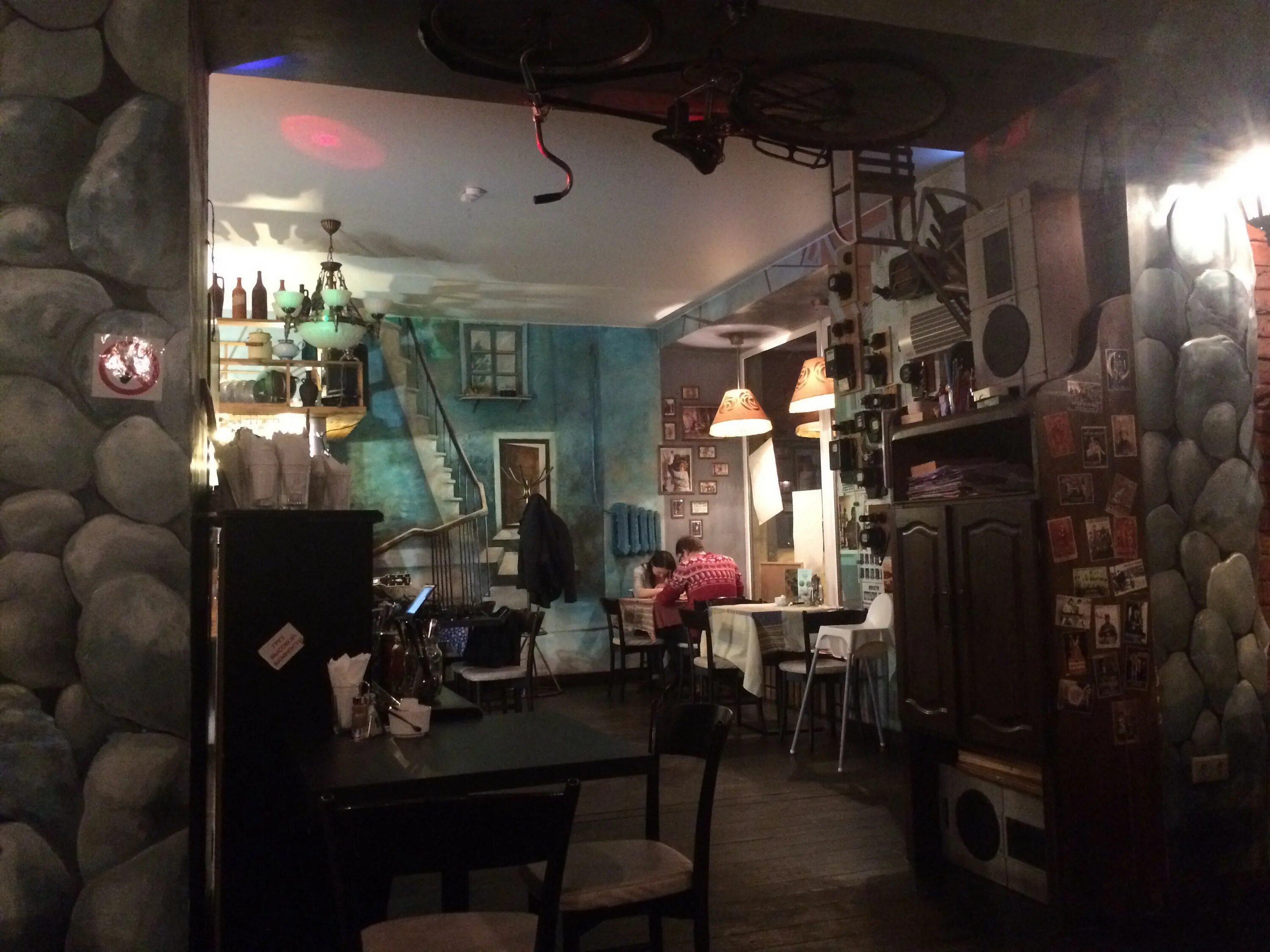 Коммуналка кафе спб. Бар коммуналка коммуналочка питер. Бар коммуналка коммуналочка питер. Кафе коммуналка санкт-петербург. Кронверкский проспект 65 кафе.