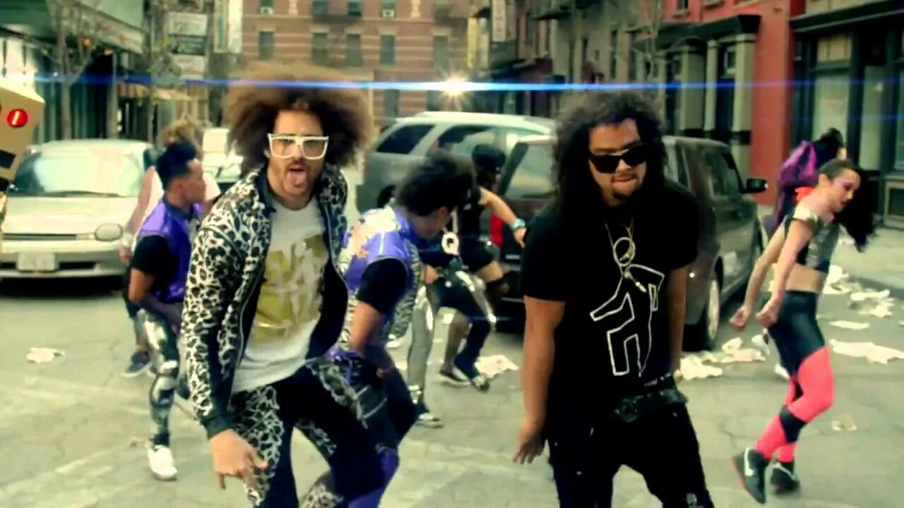 Лмфао танец. Party Rock Anthem танец. LMFAO стиль одежды. LMFAO Party Rock Anthem Кружка. Im shuffle