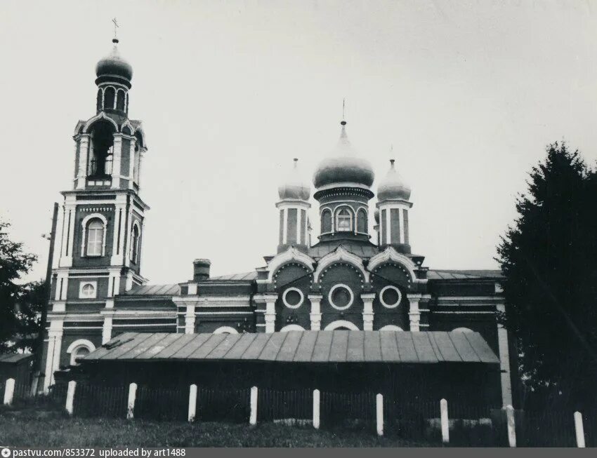 Храм белый раст. Церковь михаила архангела в селе белый раст. церковь в селе белый раст старая фотография. белый раст (село). храм белый раст иконы.