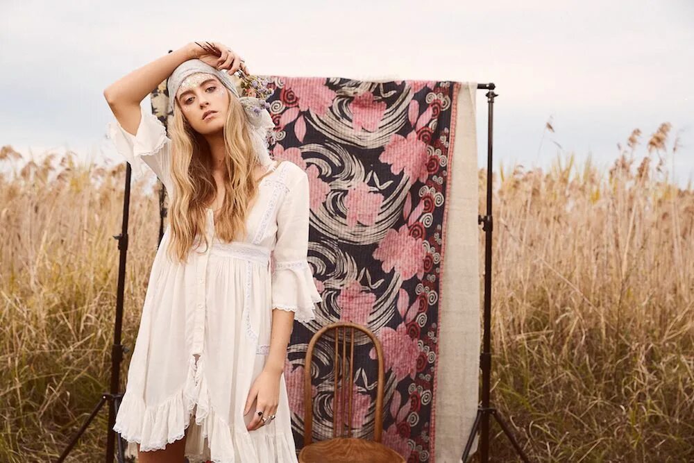 Бохо пикник девичник. Стиль бохо хиппи. Имидж хиппи. Bohemian slowed. Bohemian slowed.