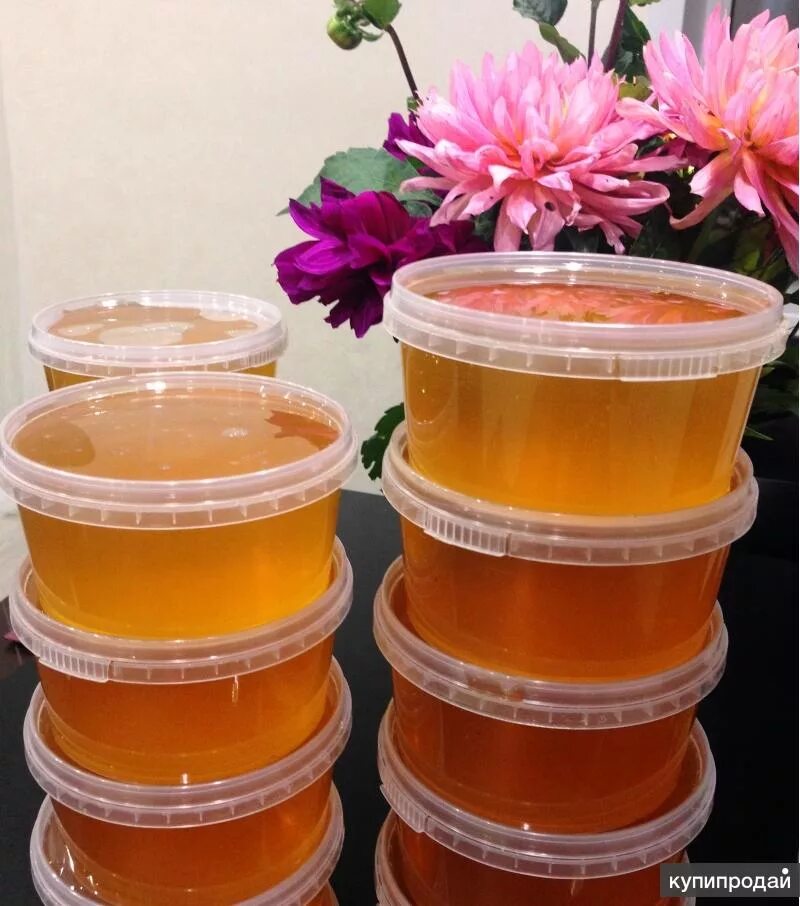 Мед цветочный разнотравье. Мед в пластиковой Таре 1 л разнотравье. Контейнер для меда. Мед в пластиковых банках. Цветочный мед купить