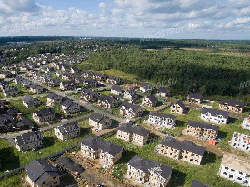 Ламбери поселок. Honkanova, посёлок солнечное. Посёлок кп солнечное санкт-петербург. Поселок сад времени петергоф. Охтинский парк спб коттеджный поселок.