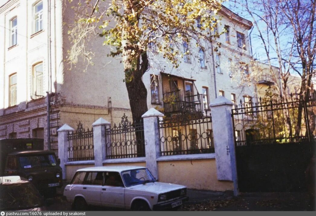 Средний кисловский переулок москва. Москва средний кисловский переулок. дом синодальных композиторов в среднем кисловском переулке. средний кисловский переулок 113. гитис (старое здание) малый кисловский переулок.