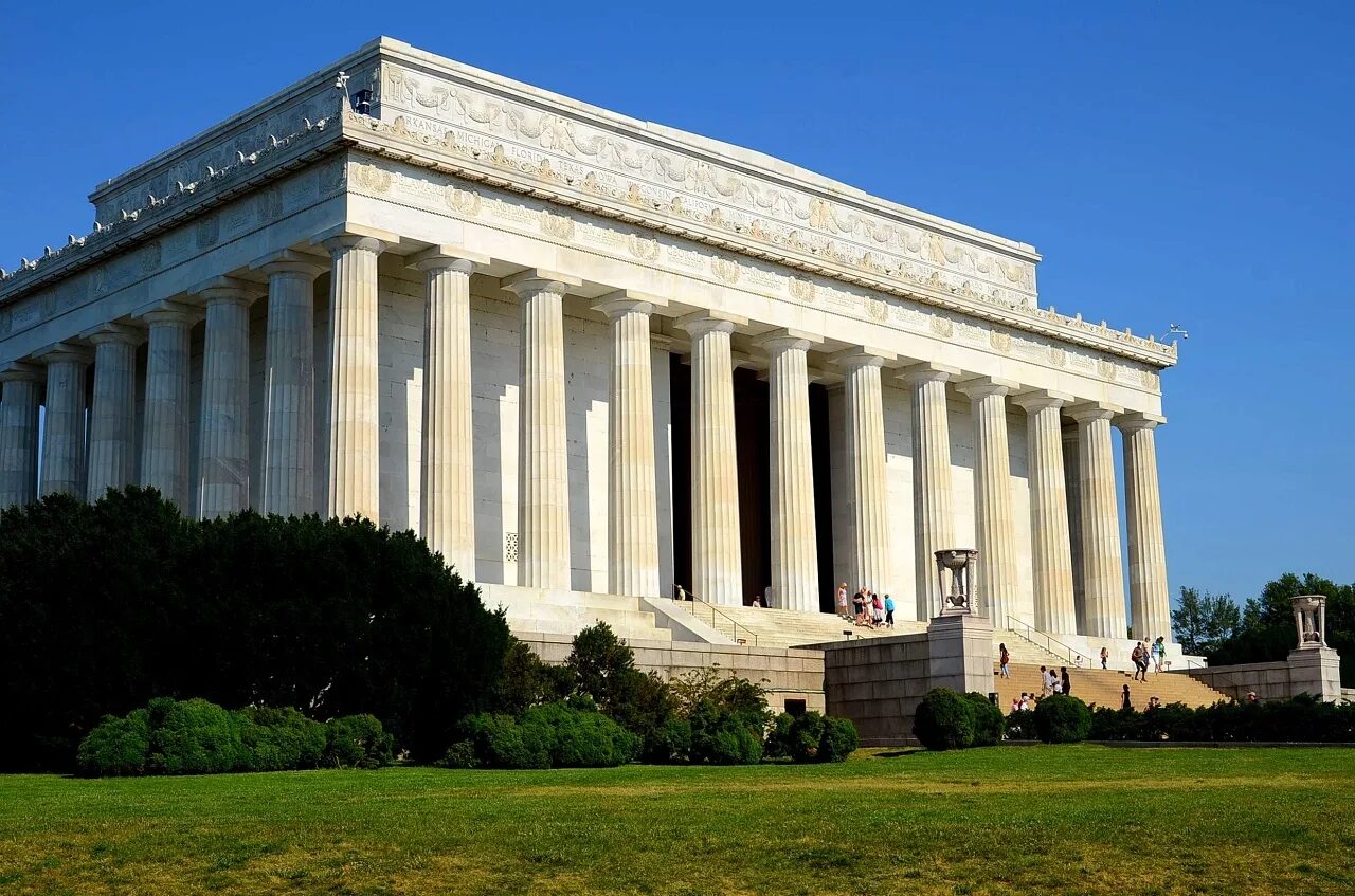 Monument picture. Мемориал Линкольна в Вашингтоне. Мемориал Авраама Линкольна. Memorial Линкольну в Вашингтоне. Достопримечательности Вашингтона Линкольн мемориал.