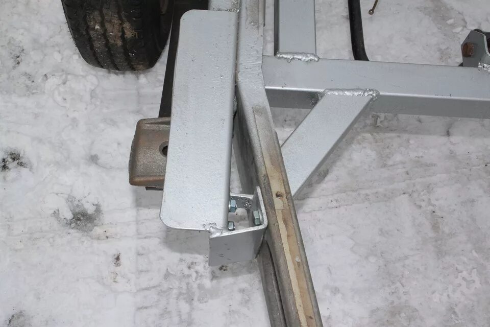 Закрепить ось