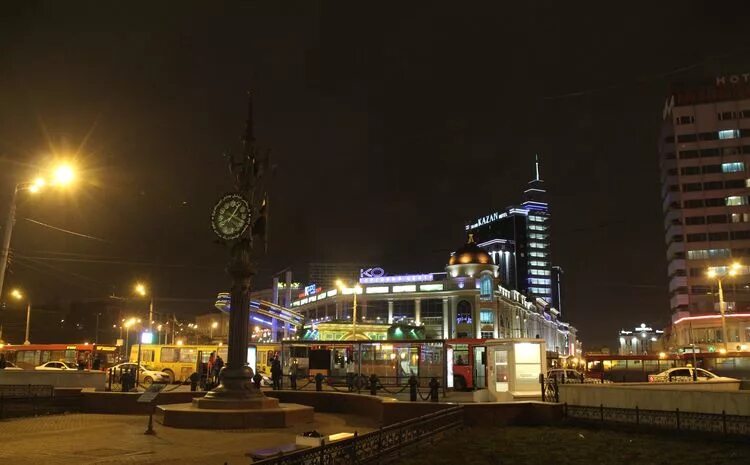 площадь тукая казань автобусы. омск центр города. метро площадь тукая казань остановка.