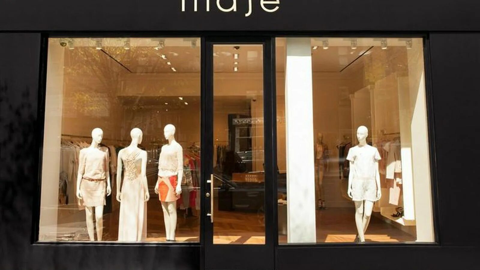 Sandro Метрополис. Магазин Maje Sandro. Maje одежда. Sandro бренд одежды. If rita opens will open a boutique