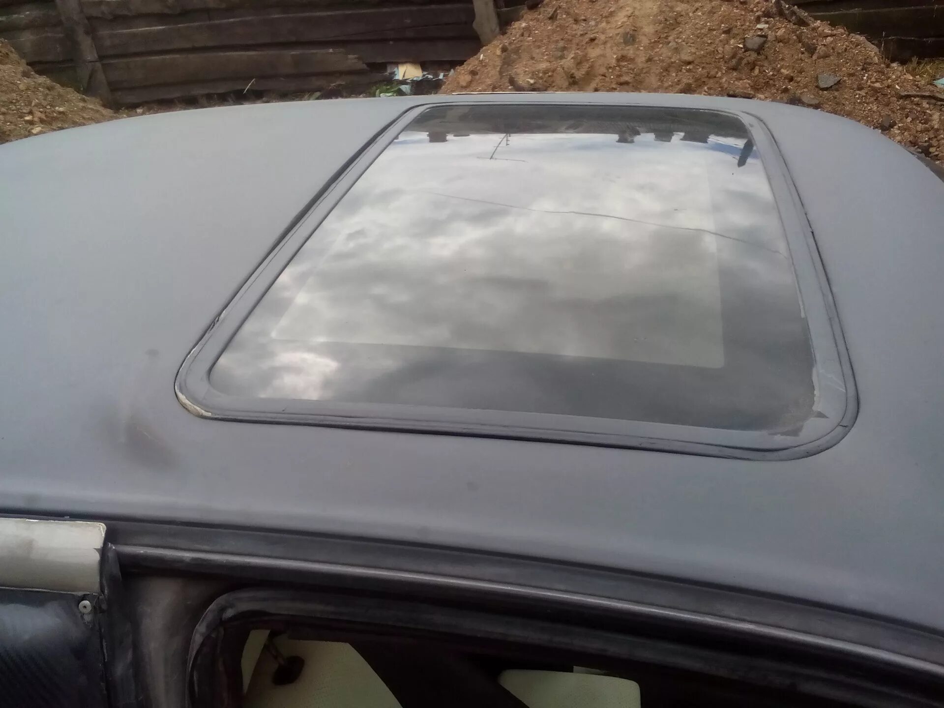 Врезать люк. Авто люк на крышу транспортер т5. Люк на уаз 3303. Врезать люк. Люк на ваз 2112.