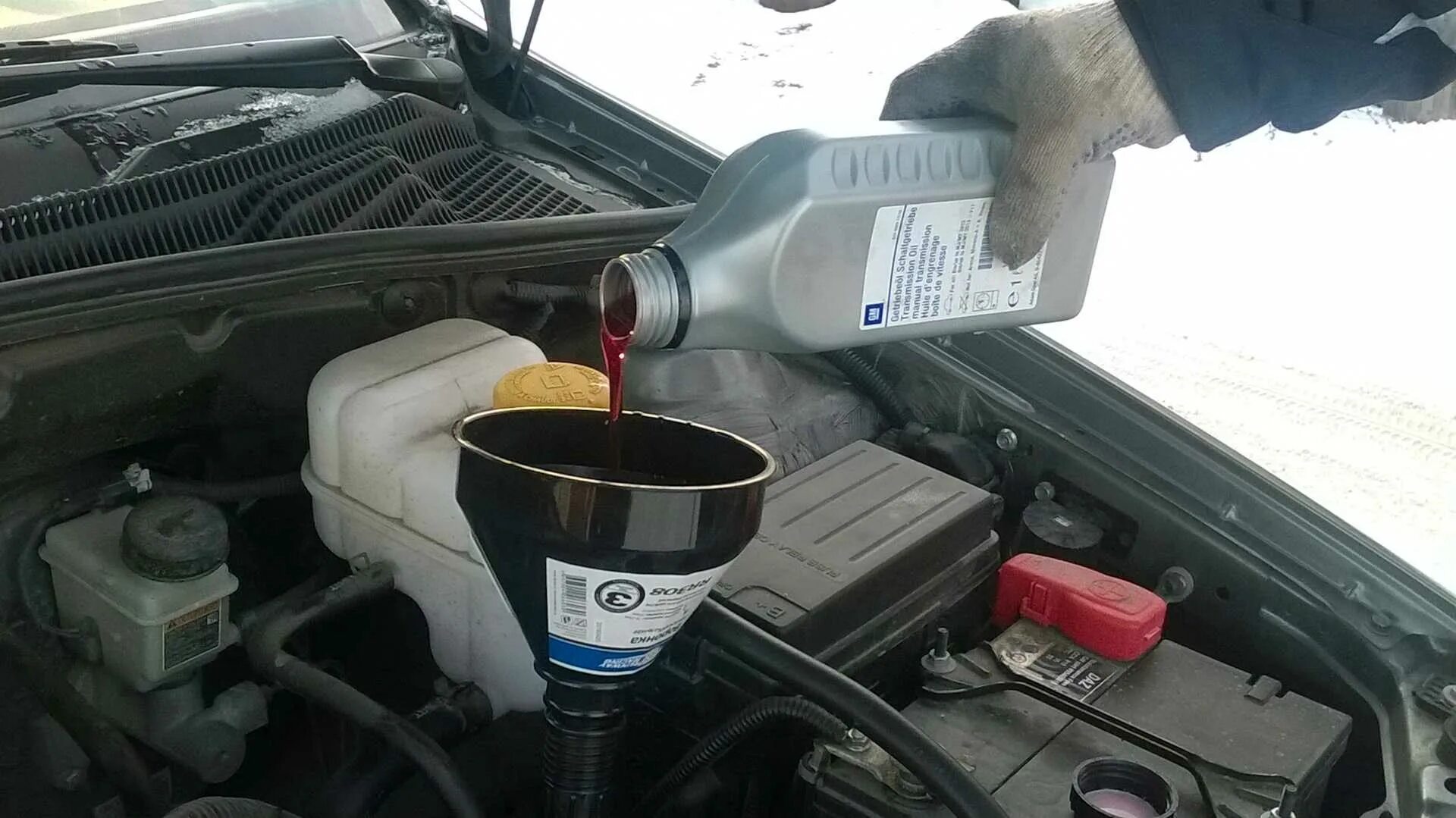 Йод в стакане. Фильтр на антифриз гетц. Какой антифриз заливать в тойоту камри 40 2. 4. Щуп акпп киа спортейдж 2011 г.