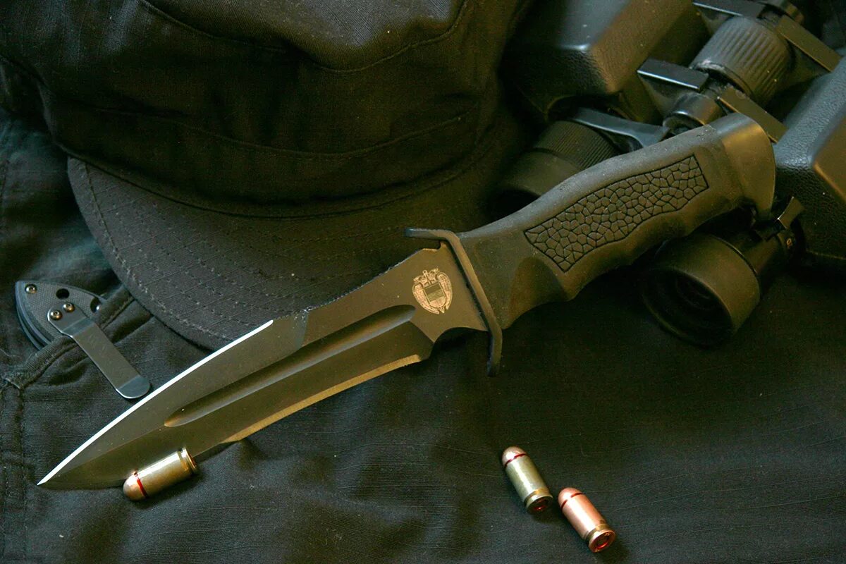 Army knives