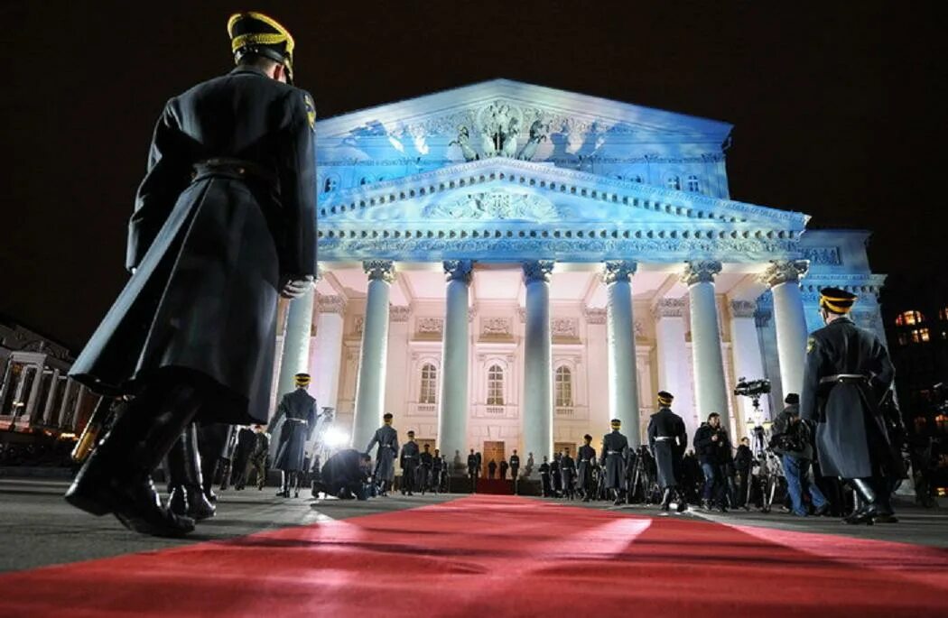 Открытие театра россия. Большой театр в Москве 1825. В Москве состоялось открытие большого театра. Большой Петровский театр в Москве. Открытие большого театра после реконструкции.