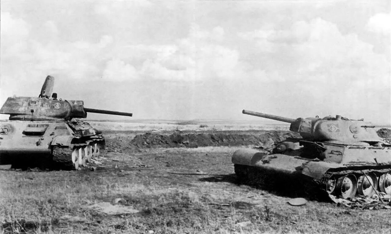 Т 34 сражение. Танк т-34 в бою. танк т34 курская битва. подбитые танки т-34 на курской дуге. курская дуга танковое сражение т-34.