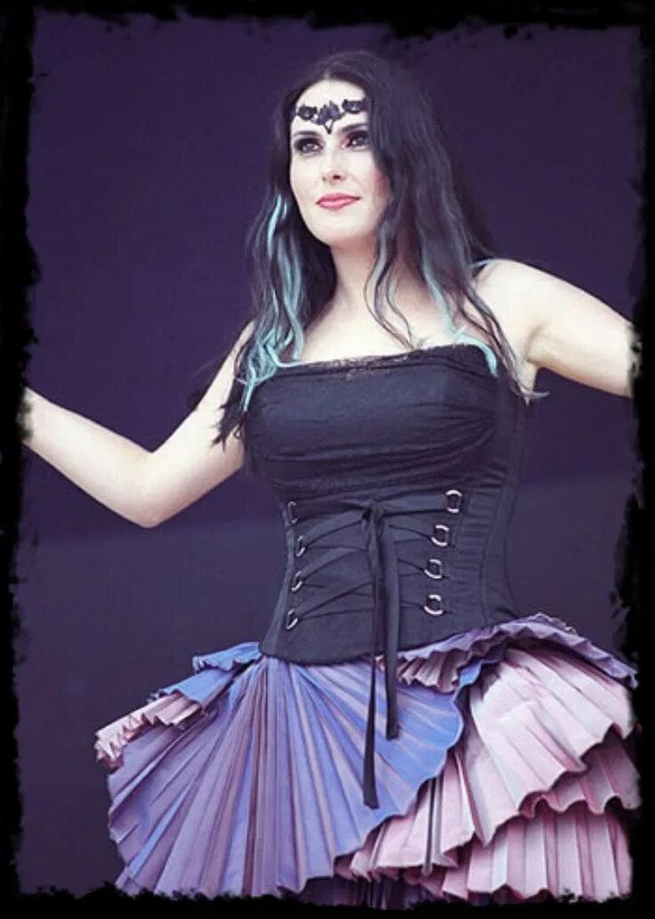 Den adel перевод. Den adel перевод. Within temptation солистка. Sharon певица. Den adel перевод.