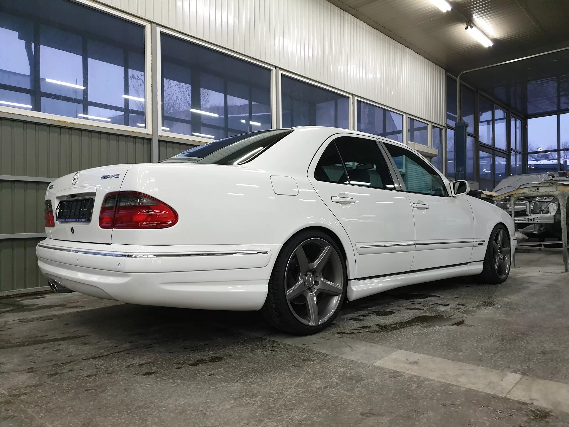 210 форум. Мерседес е55 амг 210. мерседес бенц w210 amg. mercedes e55 w210. mercedes e55 amg w210.