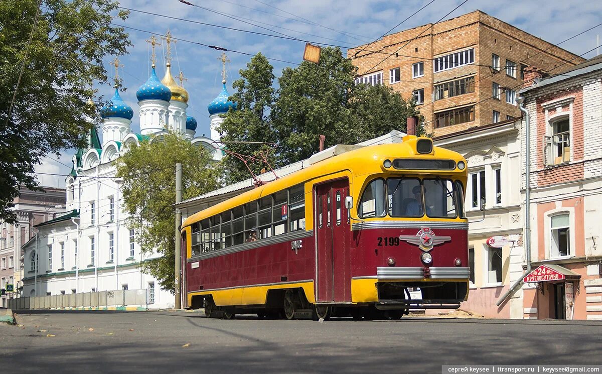 нижний новгородский трамвай. нижний новгород трамвай 1202. первый трамвай в нижнем новгороде. нижний новгород трамвай на мосту. ретро трамвай уралтрансмаш.