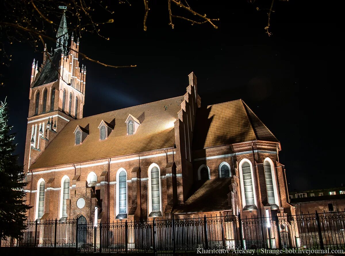 Церковь святого семейства калининград. Мельниково. Католическая кирха гросс скайсгиррена. Кирха марии магдалины в приморске. Кирха святой марии магдалины приморск.