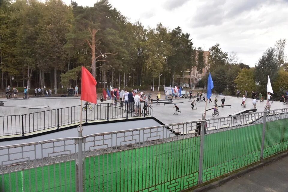 Каток наро фоминск парк. Центральный парк Наро-Фоминск. Скейт парк в Наро Фоминске. Новый парк в Наро Фоминске.