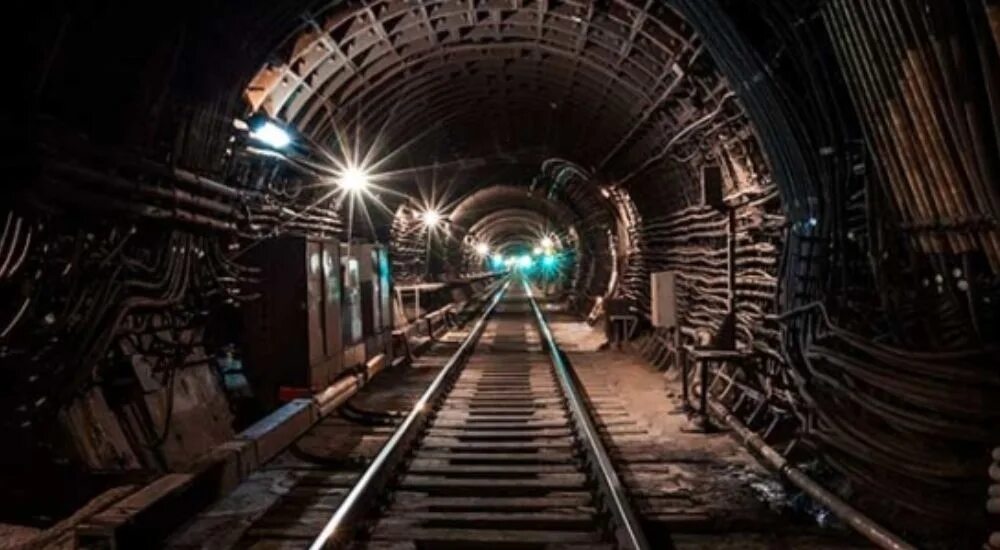 Квест метро спб. Квест метро спб. Квест заброшенное метро спб. Квест адаптация заброшенное метро. Квест заброшенное метро москва.