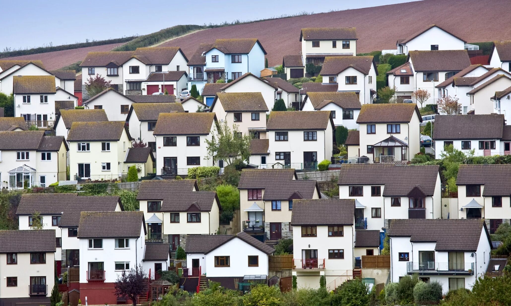 Types of towns. Terraced house in britain. housing in the uk. houses in the uk. types of houses in the uk.