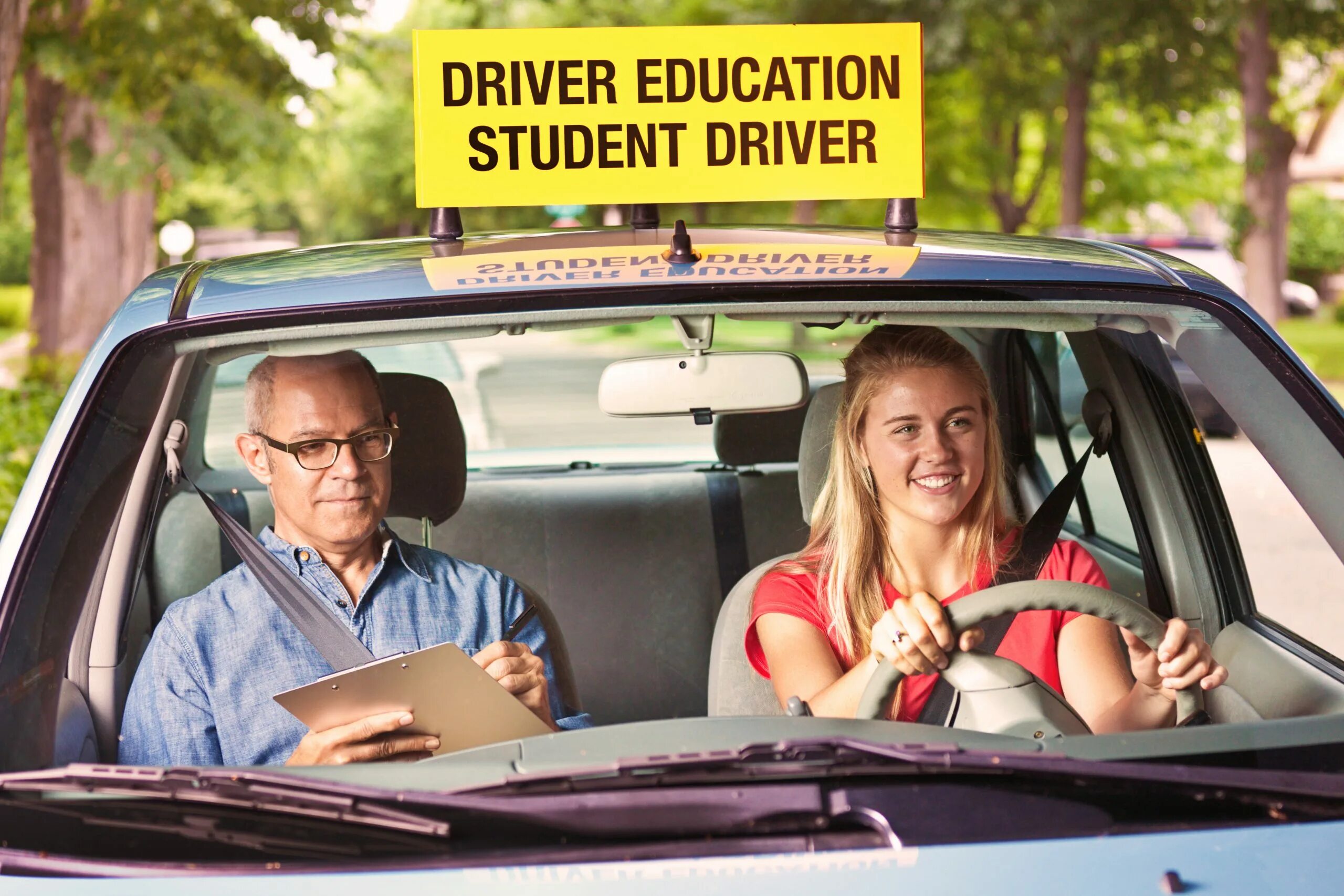 Driven student. Авто для студента. Student Driver. Экзамен по вождению стоковые картинки.
