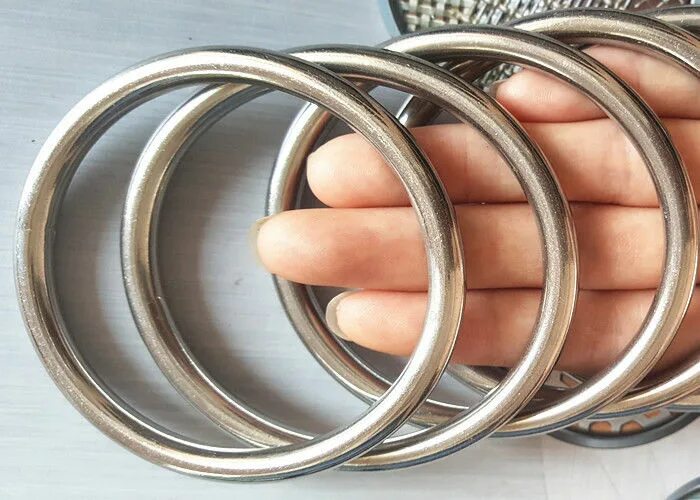 Большие кольца металлические. Кольцо из нержавейки 300 мм. Кольцо нержавейка 100 мм. Кольцо стальное 100 мм. Кольцо металлическое 40 мм.
