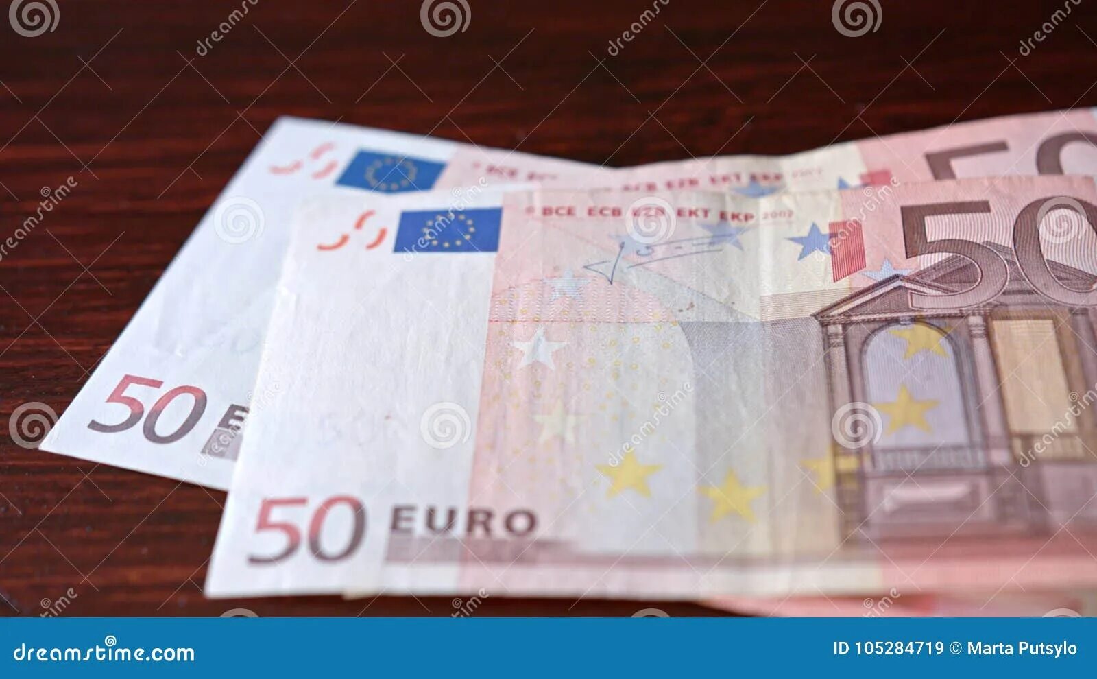 50 Евро в рублях. 50 Евро на столе. 50 Евро сколько. 50 Евро сейчас.