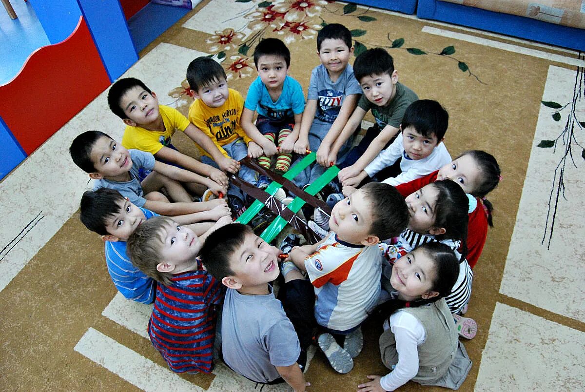 Дошкольное образование в Казахстане. Детям о Казахстане в детском саду. Казахстан дети в садике. Дети в садике. Біз бақытты баламыз