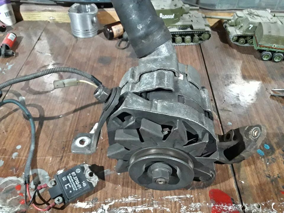 Генератор ваз 2131. Замена генератора 21213. Генератор 21214 на c20ne. Генератор нива 371. Замена генератора 21213.