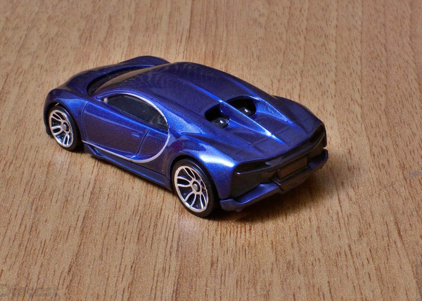 Бугатти 1 64. Машинка hot Wheels Bugatti Chiron. Хот Вилс Бугатти Вейрон. Hot Wheels Бугатти. Хот вилс бугатти