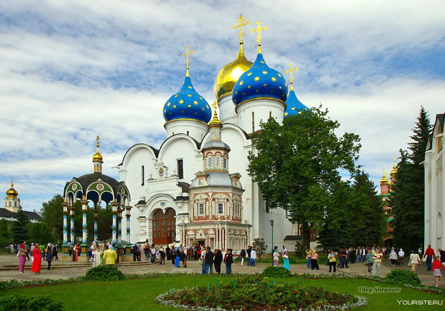 Свято радонежский монастырь. Троице-Сергиева Лавра Сергиев Посад. Троицкий монастырь Сергиев Посад. Сергиев Посад монастырь Сергия Радонежского. Сергиев Посад достопримечательности Троице Сергиева Лавра.