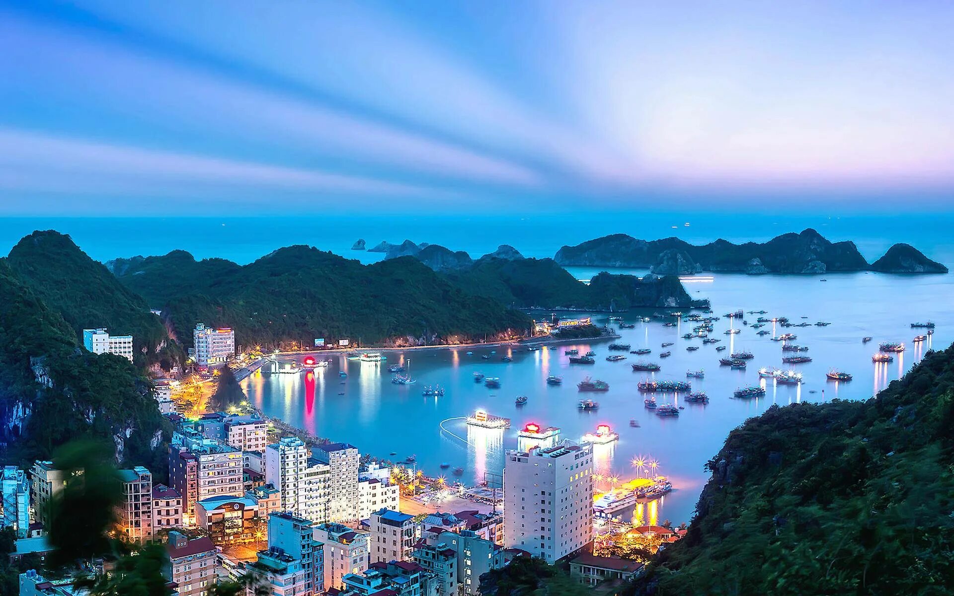 Hai phong вьетнам. Хайфон острова. Порт хайфон. Ханой полис хайфон. Город хайфон во вьетнаме.