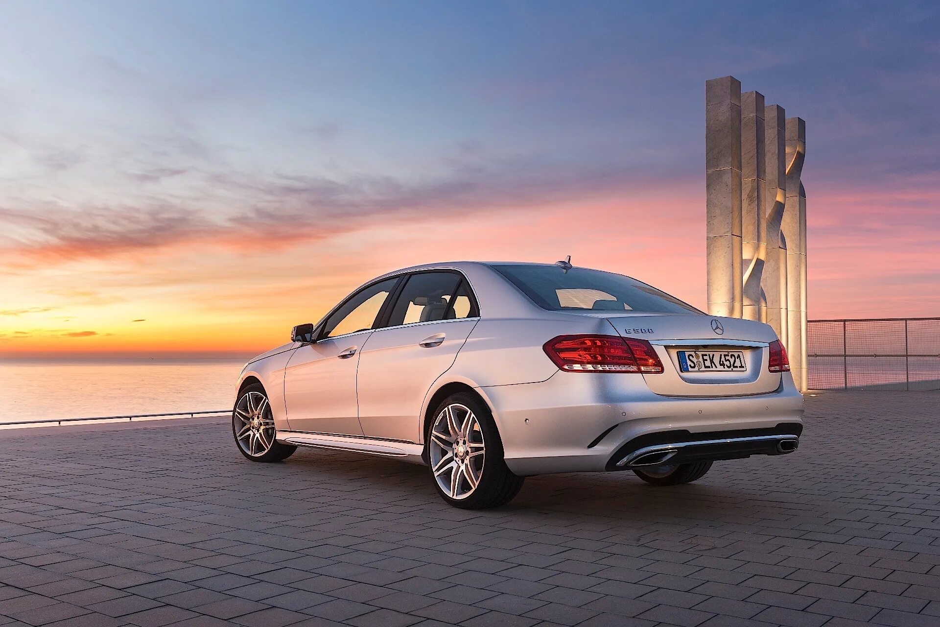 Mercedes-benz e 250 bluetec. Mercedes benz e w212. Мерседес бенц е класс. Седан е. Mercedes-benz e-class 2009.