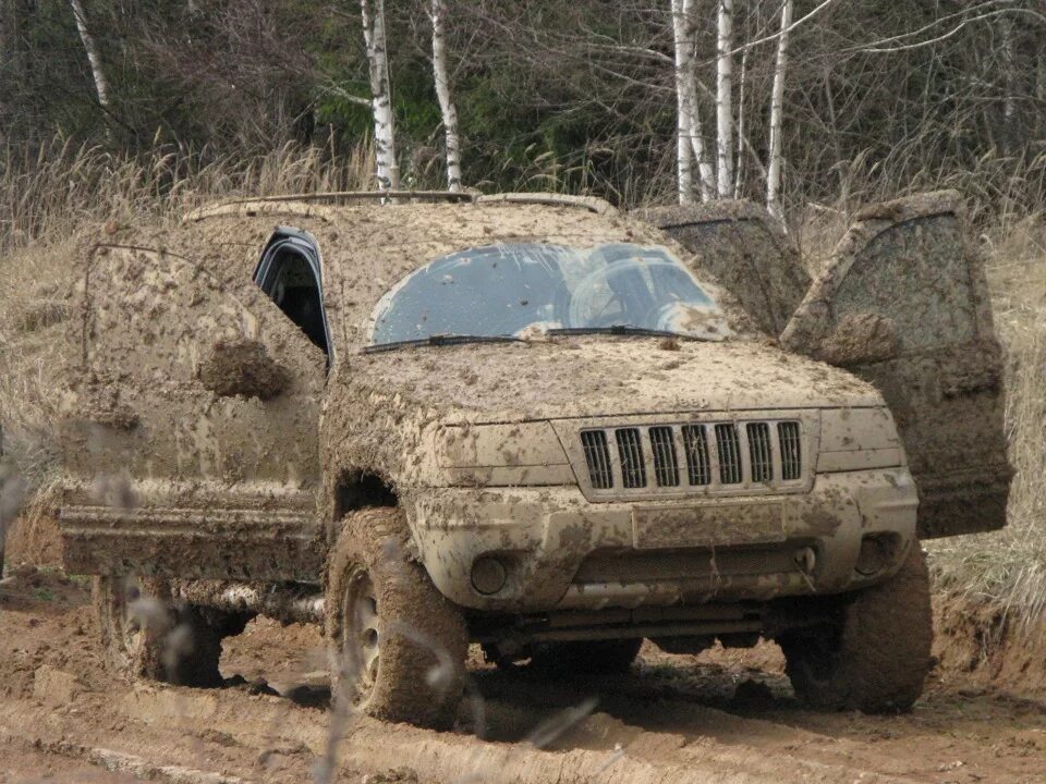 Mud 4x4 off road. Машина которая в грязи. Внедорожник в грязи. Грязная машина. Грязный автомобиль.