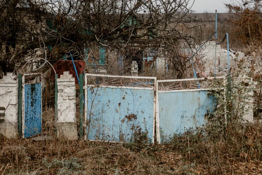 Петровское днр старобешевский район. Село петровское старобешевский район донецкая область. Село петровское днр. Старобешевский район хутор петровский. Живое село.