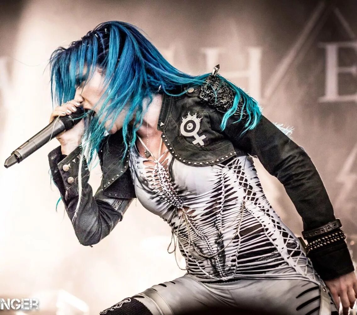 Alissa White-Gluz. Arch Enemy вокалистка. Группа the Agonist. Arch Enemy Алисса Уайт-глаз. Алис лова