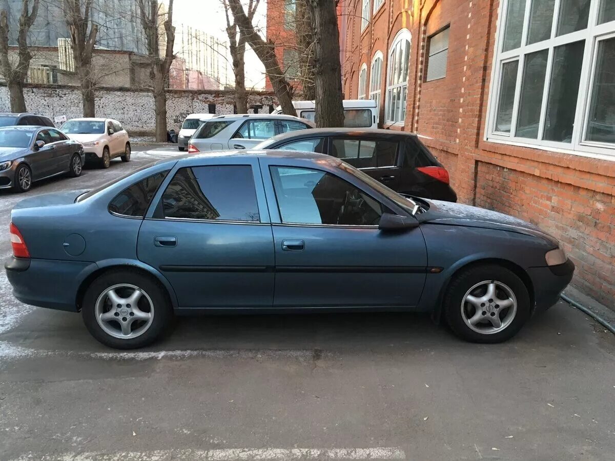 опель вектра 1998.