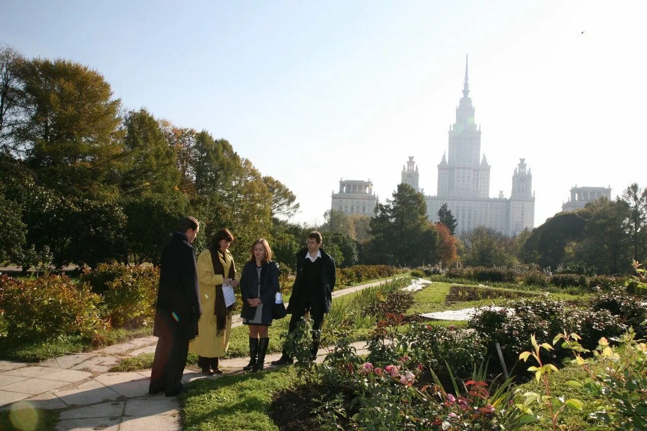 Сад биологического факультета мгу. Ботанический сад МГУ на Воробьевых горах. Ботанический сад биологического факультета МГУ им. м. в. Ломоносова. Ботанический сад биологического факультета МГУ. Бот сад МГУ Воробьевы горы.