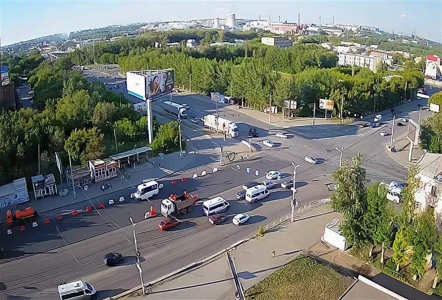 Перекресток Свердловский проспект и Комсомольский проспект. Комсомольский и Свердловский проспект Челябинск. Свердловский Комсомольский перекресток Челябинск. Проспект Победы и Свердловский проспект перекресток Челябинск. Вебка челябинск