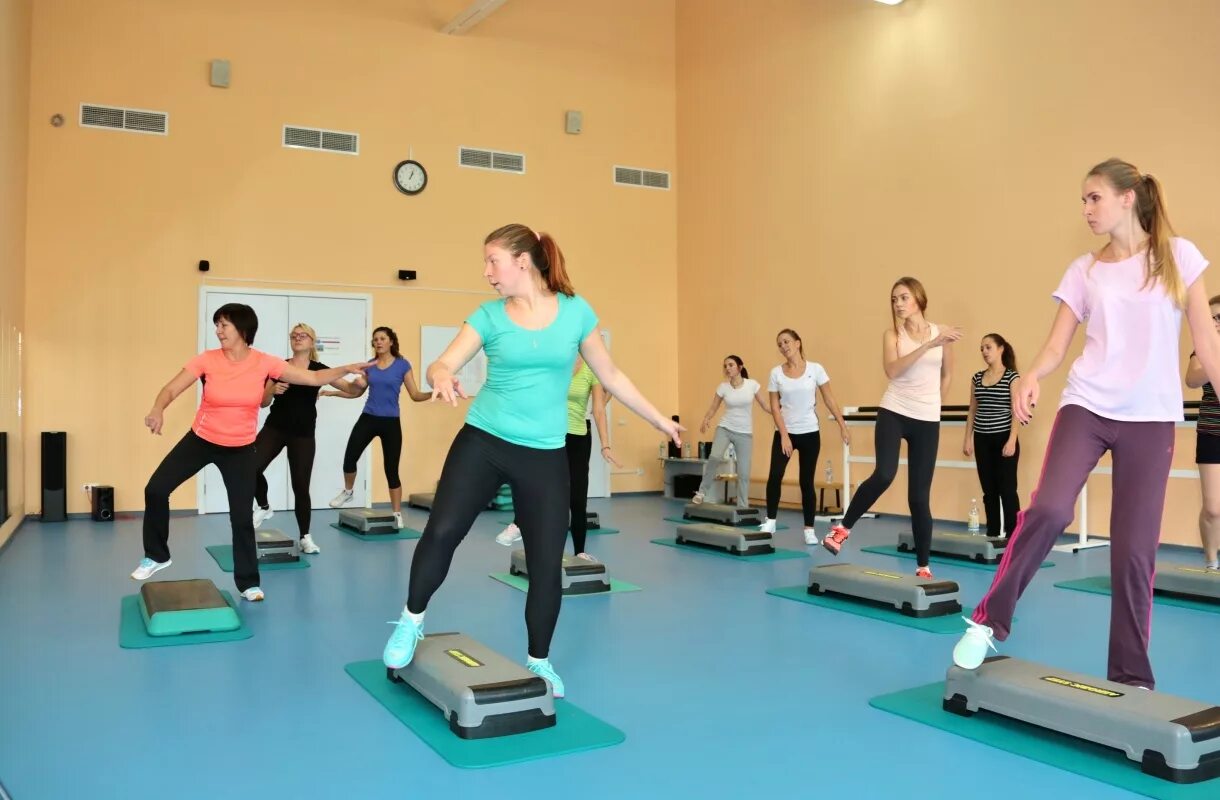 йога выходные. Iron fitness лобня. йога ясенево тарусская. большая грузинская старт -7 йога. гранд фитнес.