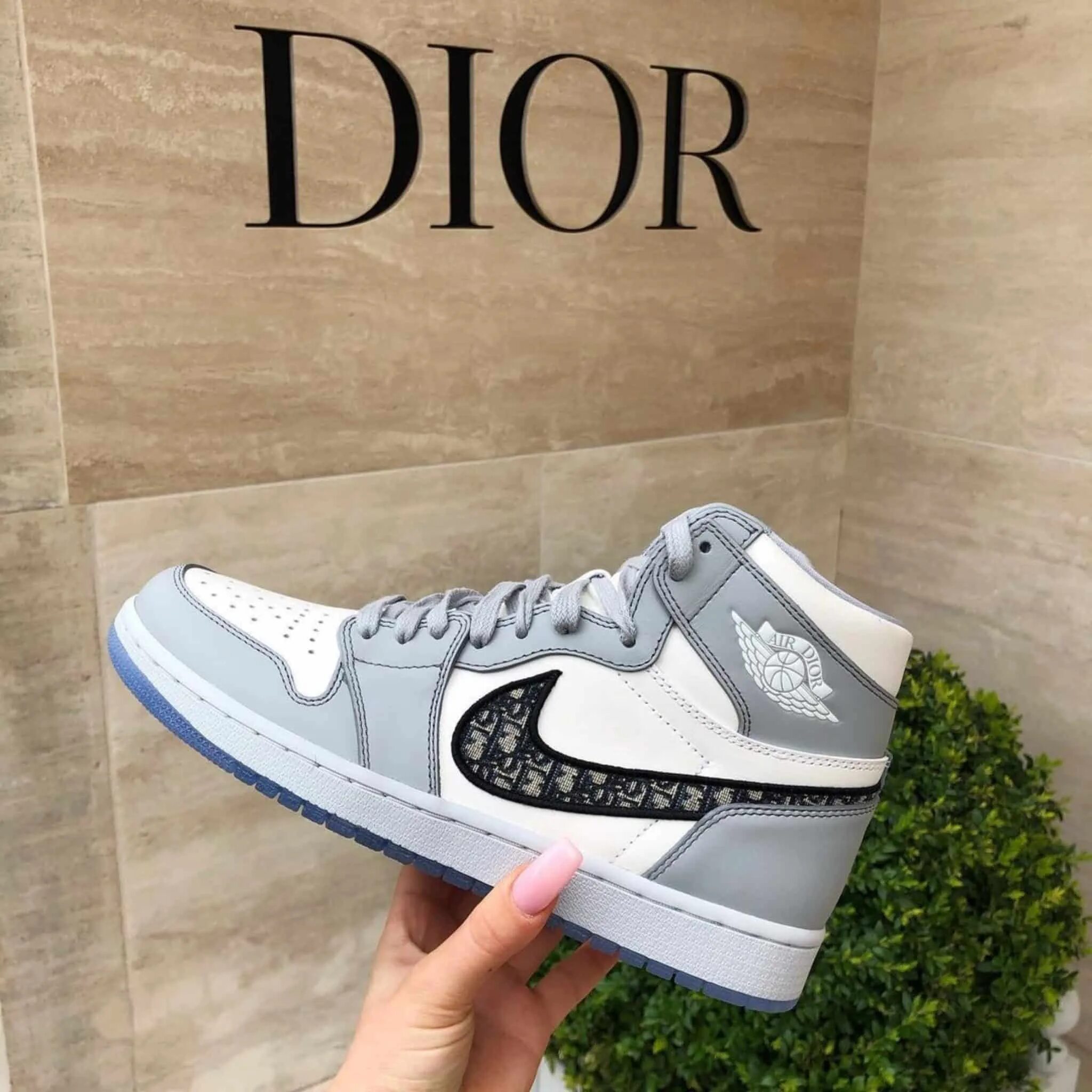 Nike air jordan 1 dior. Nike x dior jordan 1. Air jordan 1 high dior. Dior x nike air jordan 1. Dior x air jordan 1.