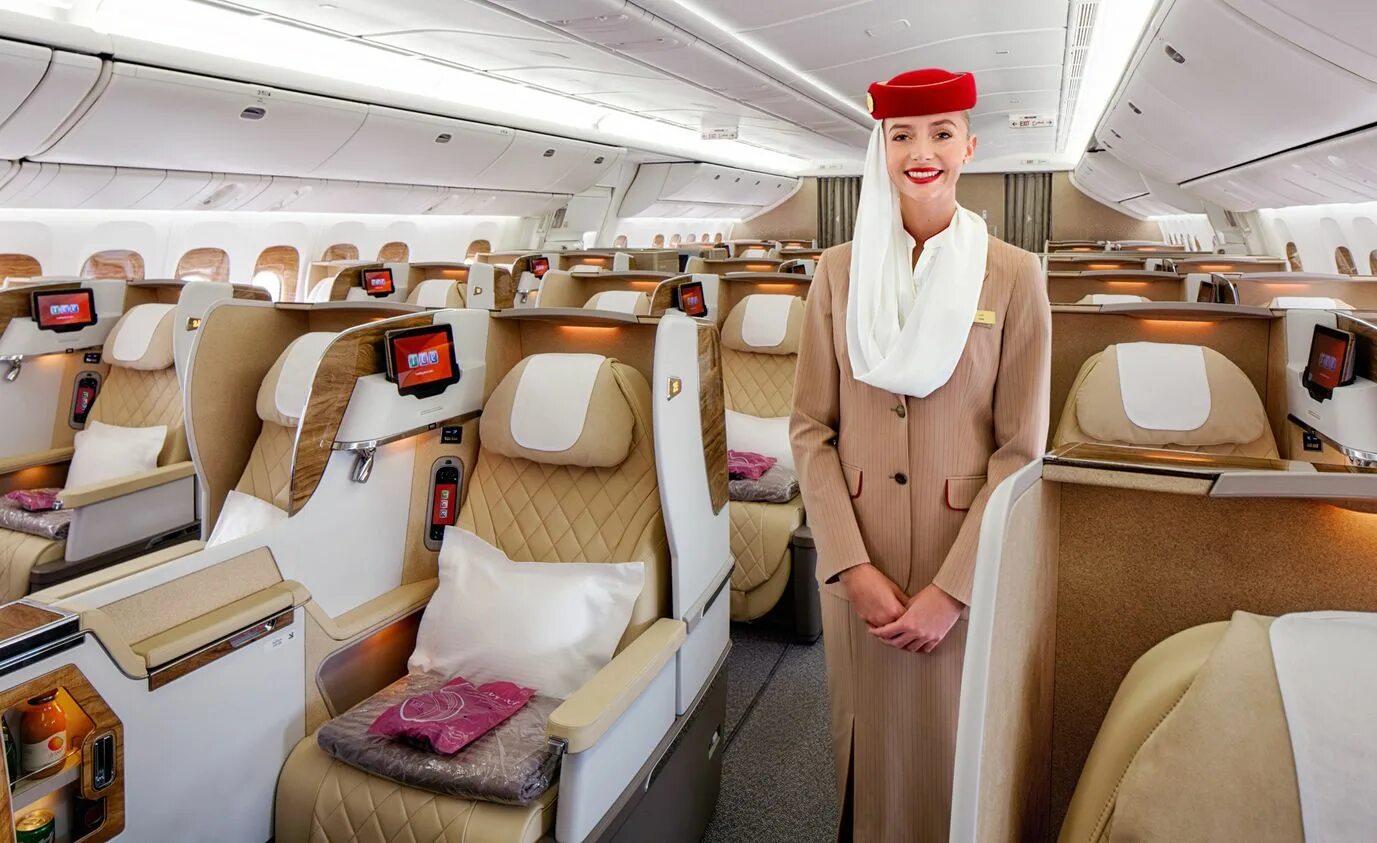 Боинг 777 Эмирейтс. 777-200 LR Emirates. Боинг 777 Emirates салон. Бизнес класс Эмирейтс Боинг 777.