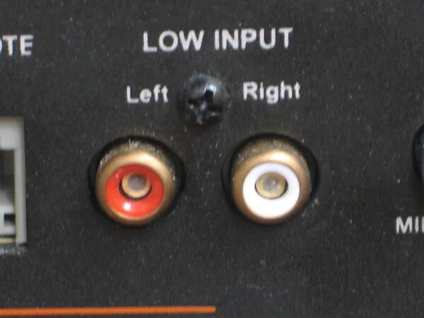 Input lower. Mystery 300a. сабвуфер мистери разъем high input. схема подключения активного сабвуфера мистери. low input на сабвуфере что это.
