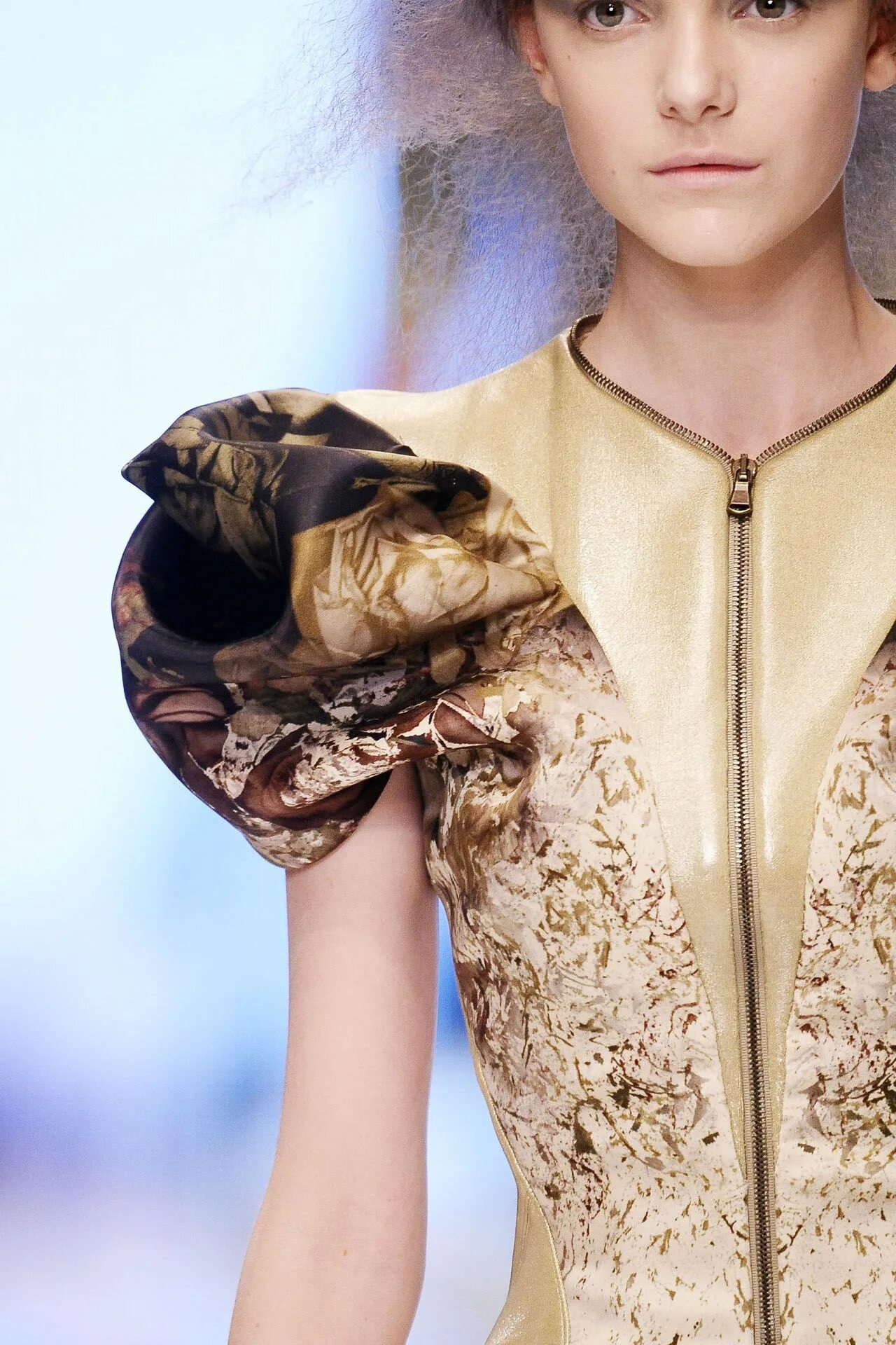 Александр маккуин. Alexander queen. Александра маккуин savage beauty. Alexander queen. Александр маккуин коллекции 2023.